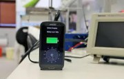 以色列研發(fā)一新型手機電池 1分鐘可充滿電