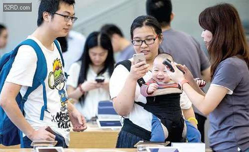 尼爾森:中國(guó)銷(xiāo)售的智能手機(jī)45.7%超過(guò)2000元