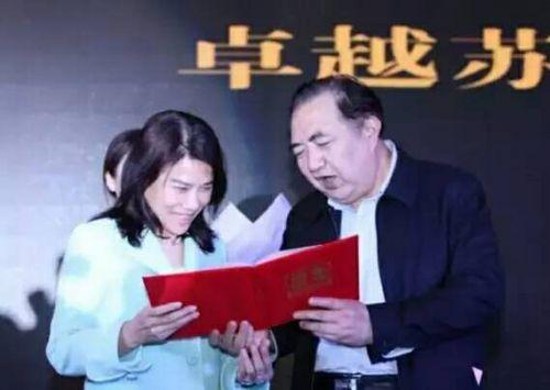 董明珠：我為何要放棄8000萬(wàn)年薪 打造一個(gè)500強(qiáng)企業(yè)？