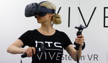 火腿腸有救:HTC Vive虛擬現(xiàn)實(shí)頭盔銷量已達(dá)10萬(wàn)