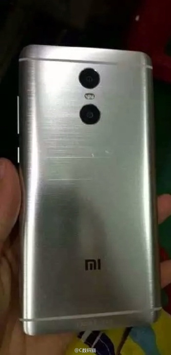 紅米Note 4真機曝光:采用雙攝像頭及雙LED閃光燈設(shè)計