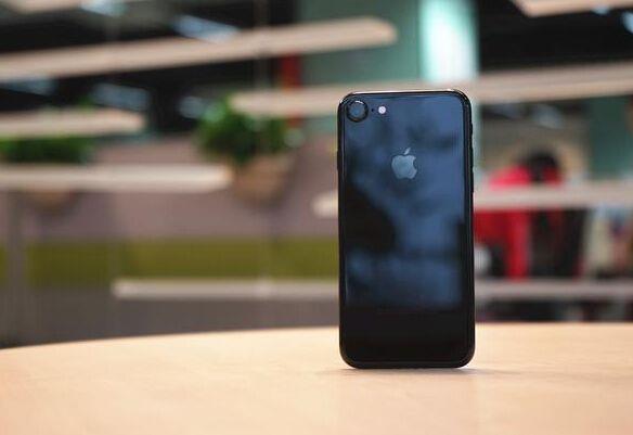 國(guó)產(chǎn)手機(jī)齊側(cè)目!iPhone 7今年出貨目標(biāo):1億臺(tái)