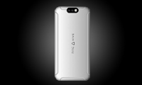 HTC Vive手機(jī)首曝 四條白帶 不忍直視