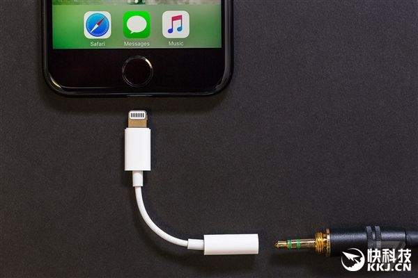 iPhone 7S、7S Plus、8都支持無(wú)線充電