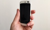 全球最小4G智能機(jī)：屏幕2.45英寸搭安卓系統(tǒng)