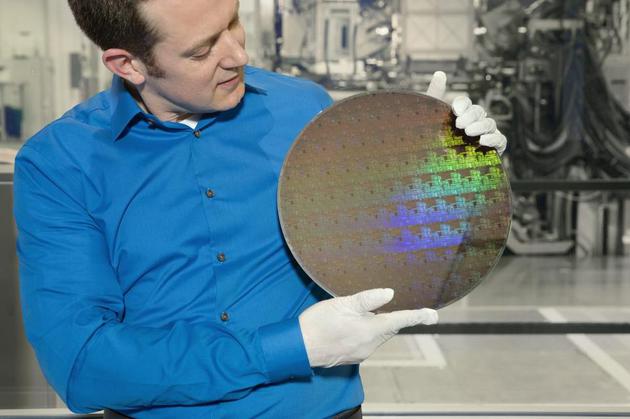 IBM推出全球首個5納米工藝芯片 預計2020年量產(chǎn)