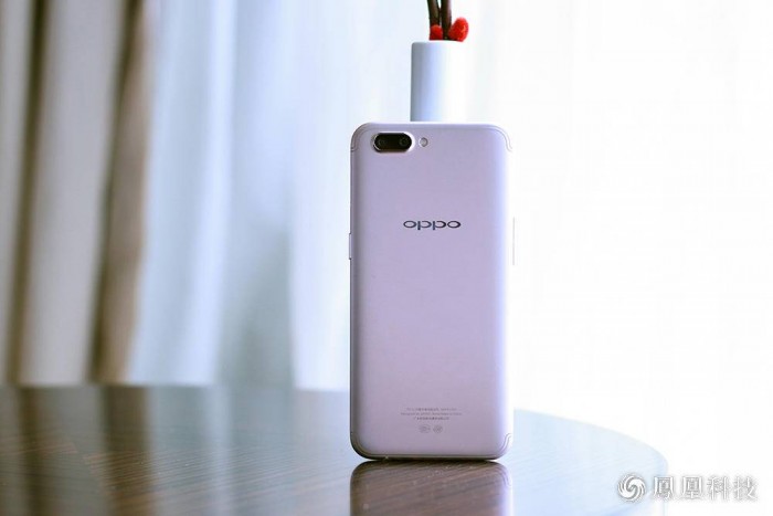 OPPO R11發(fā)布:售價(jià)2999元 半個(gè)娛樂圈的明星都來了