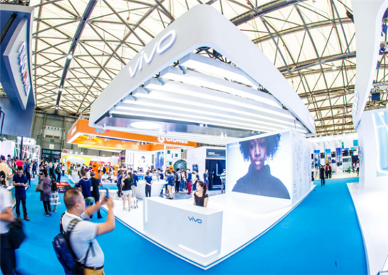 vivo 隱形指紋亮相上海MWC全新黑科技定義未來手機