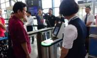 人臉識別技術(shù)提高 多國機(jī)場“刷臉登機(jī)”提高效率