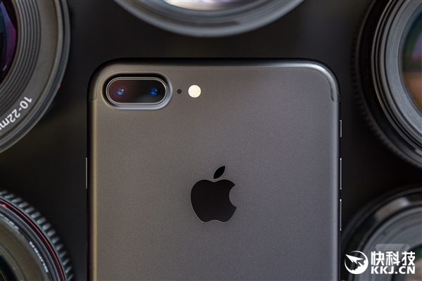 iPhone 8你還不買？蘋果新專利：妹紙自拍更漂亮