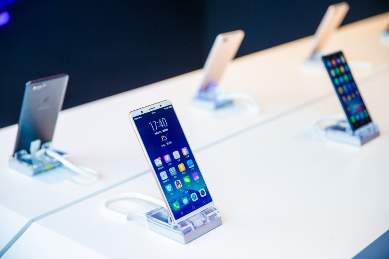 全面屏?xí)r代降臨 vivo X20全面屏手機正式發(fā)布