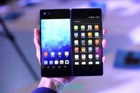 華為測(cè)試京東方、柔宇的可折疊OLED顯示屏，余承東表示年底一定要量產(chǎn)折疊手機(jī)