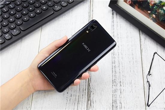 vivo NEX新版本來襲，升級(jí)屏幕指紋+8GB大運(yùn)存