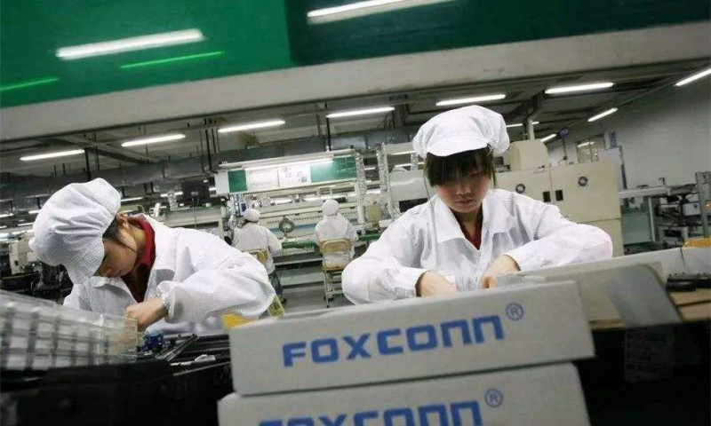 iPhone XR產(chǎn)能砍掉25% 蘋果供應(yīng)商股價(jià)集體暴跌