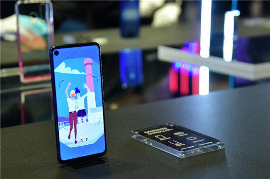 洞見未來 全屏實力 三星Galaxy A8s中國正式發(fā)布