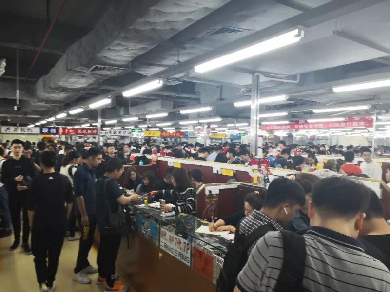 深圳華強(qiáng)北關(guān)鋪潮調(diào)查：有人年入百萬，有人9個檔口關(guān)至2個