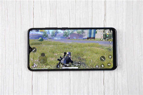 vivo Y91上手體驗(yàn)：潮流外觀+暢快性能，不愧千元新寵