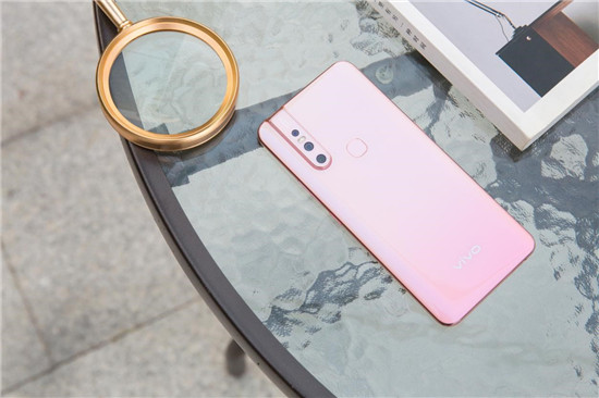 潮美外觀+全新拍照體驗(yàn)！vivo S1寵愛粉照亮你的美