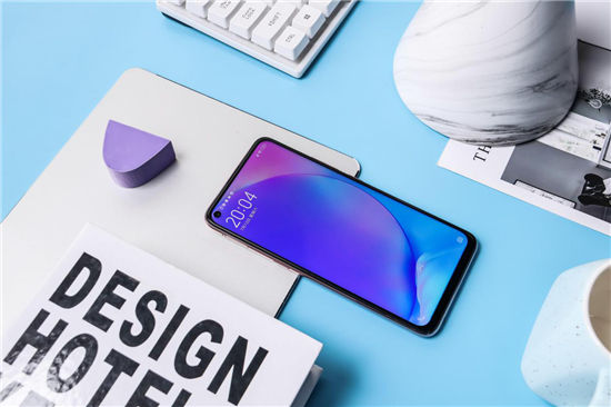 全新漸變色設(shè)計(jì)，vivo Z5x幻彩粉再造色彩美學(xué)