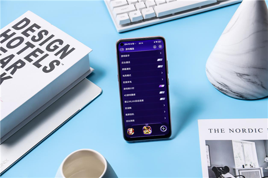 全新漸變色設(shè)計(jì)，vivo Z5x幻彩粉再造色彩美學(xué)