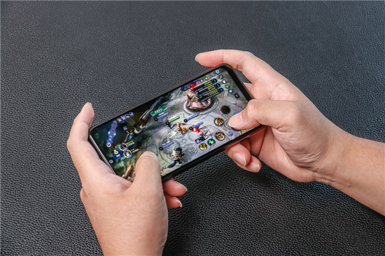 續(xù)航全新升級，vivo U3x圖賞：時尚設(shè)計一見傾心