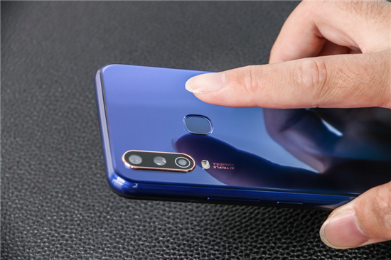 續(xù)航全新升級，vivo U3x圖賞：時尚設(shè)計一見傾心