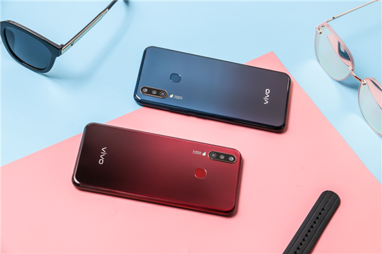 讓美更深邃！閃充強續(xù)航vivo Y3 4GB+64GB版新配色正式開售