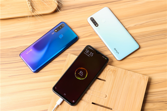 5000mAh大電池+18W雙引擎閃充，千元優(yōu)品vivo U3續(xù)航無(wú)憂