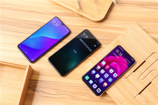 5000mAh大電池+18W雙引擎閃充，千元優(yōu)品vivo U3續(xù)航無(wú)憂
