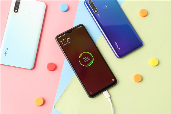 全新vivo U3來襲，5000mAh超大電池+18W雙引擎閃充帶來持久享受