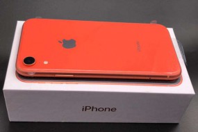 入門級iPhone表現(xiàn)優(yōu)秀，蘋果應(yīng)發(fā)力“中端機(jī)”