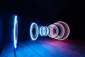 比肩國際，國內(nèi)攝像頭馬達(dá)站穩(wěn)二級梯度