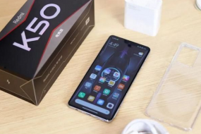 【曝光】再塑經(jīng)典，Redmi K50系列「墨羽」首張全身照亮相