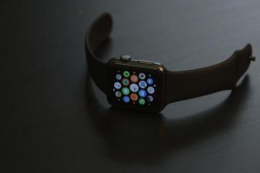 蘋果在手環(huán)、表帶上集成電極，準(zhǔn)備控制自己的XR頭顯