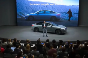 Afeela汽車閃亮CES 2024，索尼用PS5整活